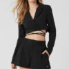 Cropped Status Blazer - Black